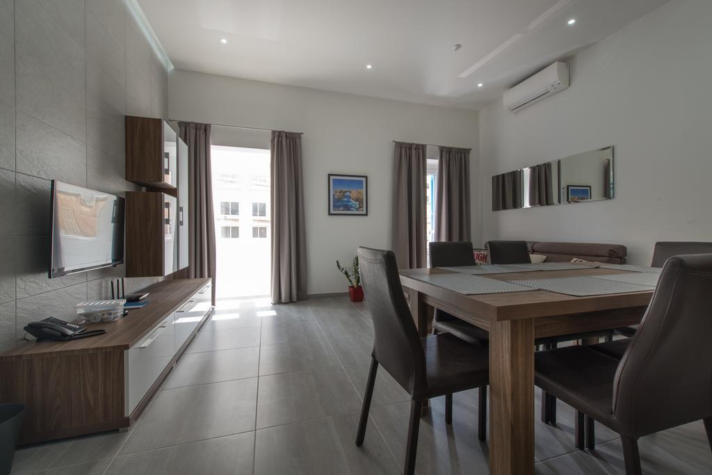 Hacienda * Sliema